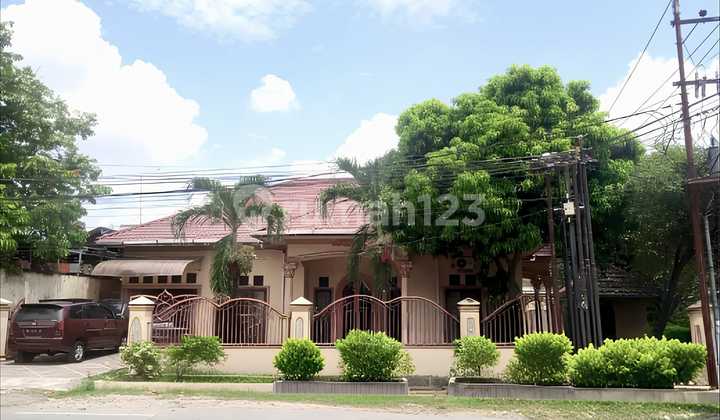 Rumah Luas Jln Bukit Barisan Krakatau Medan Timur