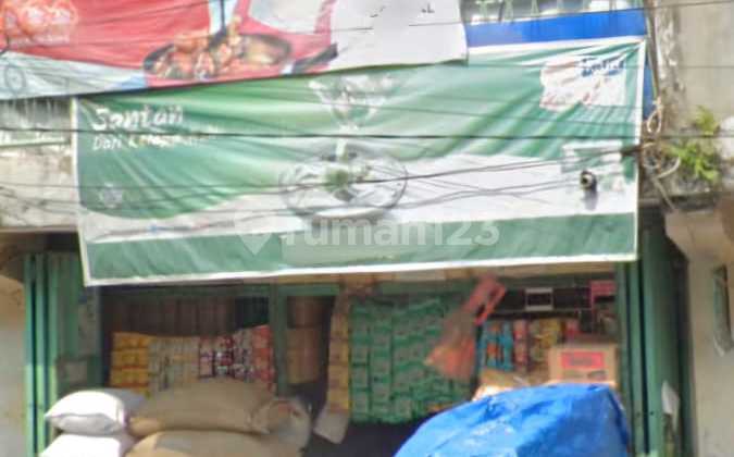 Commercial Shop for Business on Letkol Martinus Street / Moon Street