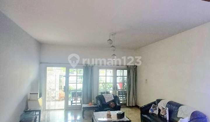 Rumah Villa Inti Kota Lokasi Mewah S Parman