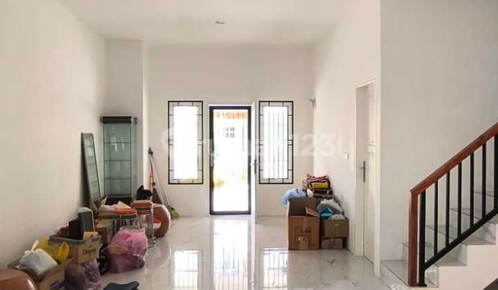 Rumah Baru Hook Komplek Mercy Barn Cluster Volendam 2