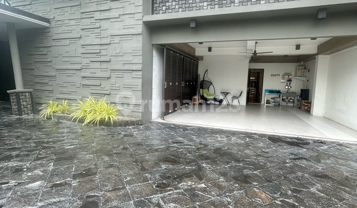 Luxury House with Lift on Suluh Street, Medan Tembung 2