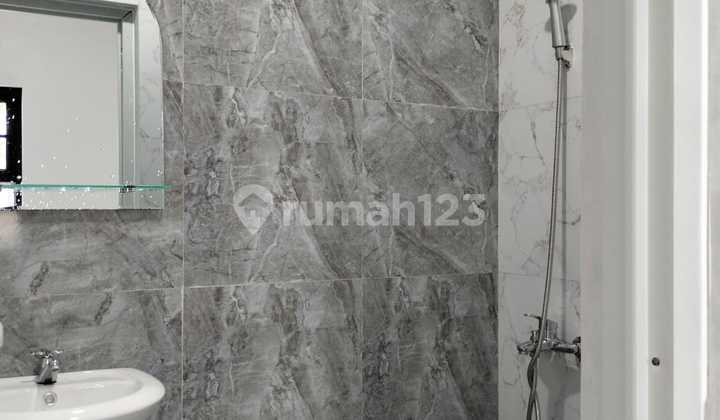 Rumah Bagus Di Lippo Cikarang , Lokasi Strategis . Rumah Bagus Di Lippo Cikarang , Lokasi Strategis .