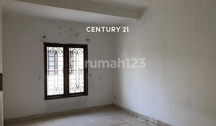 Nice House Ready to Occupy in Taman Dago Cluster, Lippo Cikarang 2