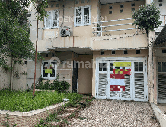 Rumah Besar di Cluster Dago Butuh Renovasi Rumah Besar di Cluster Dago Butuh Renovasi
