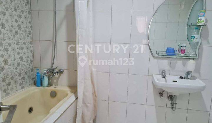 Rumah 2 Lantai Renovasi Fuly Furnished Siap Huni 2