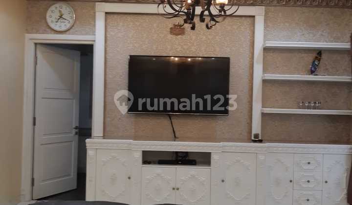 Rumah Mewah Di Emerald Mension Lippo Cikarang