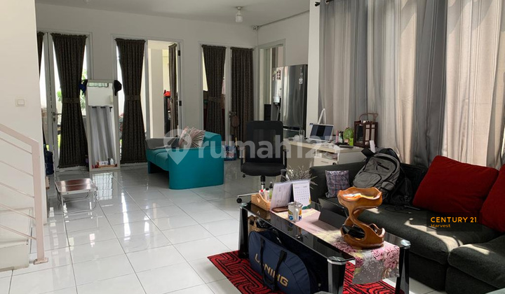 For Sale Quick Nice 2-Story House Ready to Live Furnished In Meadow Green 2