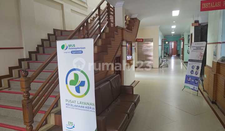 Hospital Along with Facilities and Business in Batam