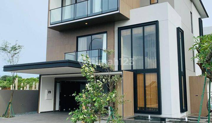 Rumah Mewah Premium dgn lift 3lt di LAYTON NAVAPARK BSD City 2