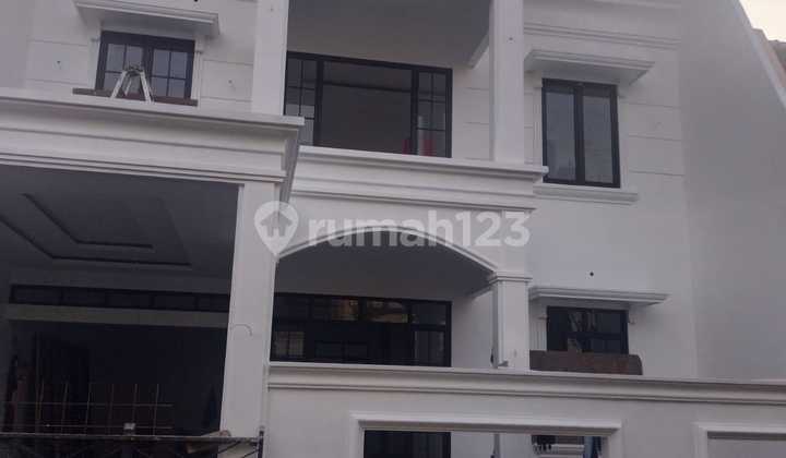 Rumah 2 Lantai Siap Huni di Komplek Dki Jakarta Barat 2
