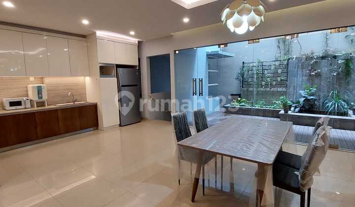 3.5-Story Townhouse in Pluit CBD, Furnished, Near Toll Gate and Emporium Mall