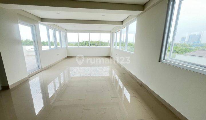 Rumah Baru 3 Lantai, di Golf Island, Serenade Pik 2