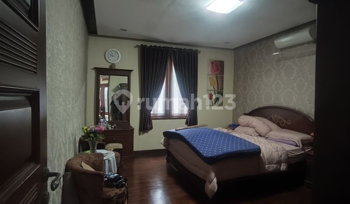 Disewakan Rumah Kolam Renang di Kota Wisata Cibubur 2