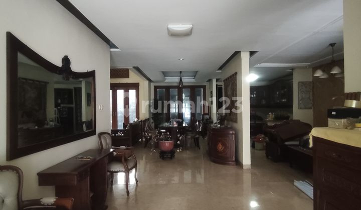 Disewakan Rumah Kolam Renang di Kota Wisata Cibubur Disewakan Rumah Kolam Renang di Kota Wisata Cibubur