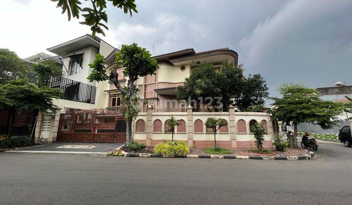 Dijual Rumah Hoek 2 Lantai di Puri Kencana 1