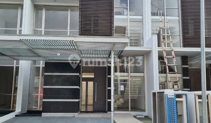 Rumah 8x25 3Lantai, Cluster Chopin, Golf Island, Pik, Jakut