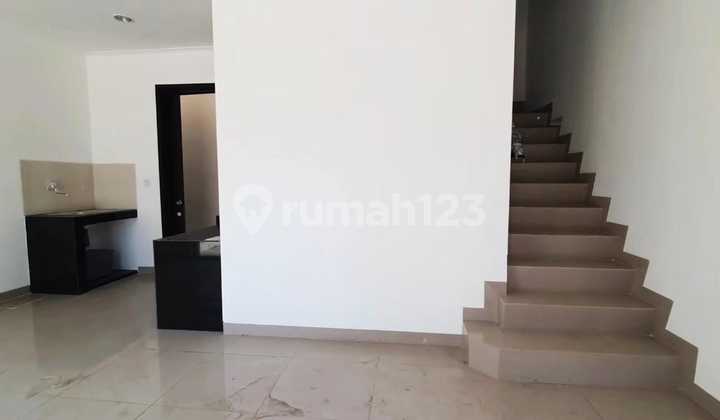 Termurah 6x10 2Lantai Pik2, Cluster Danau, Siap Ajb Termurah 6x10 2Lantai Pik2, Cluster Danau, Siap Ajb