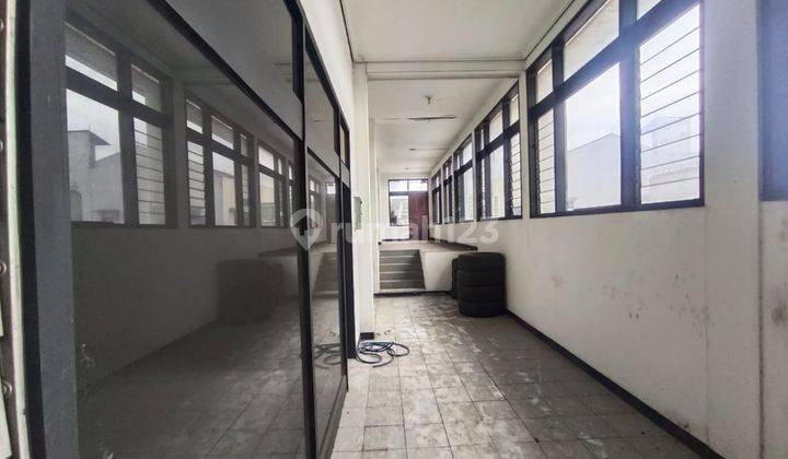 Ruang Usaha di mainroad Sudirman 4 lantai 2