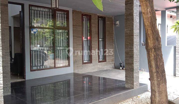 Rumah disewakan dengan perabot di Tanjung Bunga 1