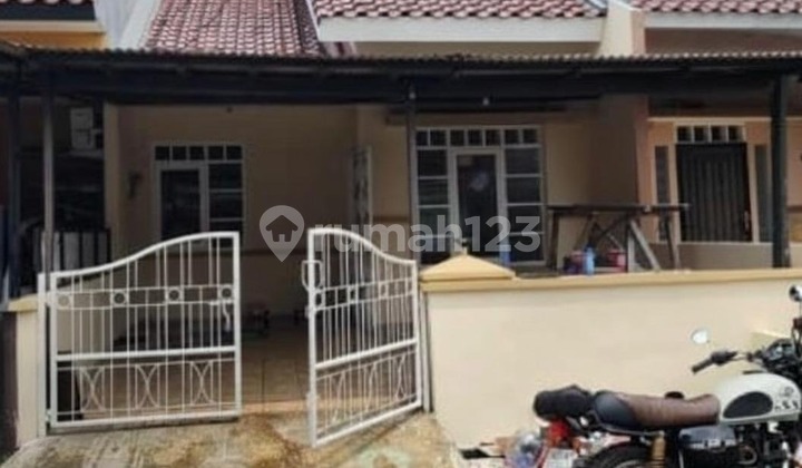 For Sale: Nice Ready-to-Live House in Melati Mas Regency, Serpong 1
