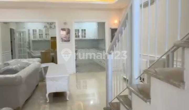Rumah Mewah Furnished Uk 8x20 M2 Di Golf Island Pik, Jakarta Utara 1