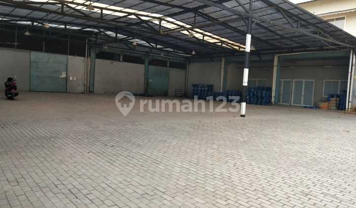 Warehouse 4000 M2 Industrial Permit For Rent in Tangerang