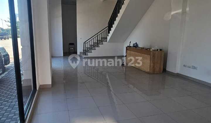 Osaka 3-Story Commercial House (Ruko), Good Condition, Size 5x15, Corner Position in PIK 2 Osaka 3-Story Commercial House (Ruko), Good Condition, Size 5x15, Corner Position in PIK 2