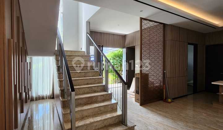 Dijual Rumah Semi Furnish Bagus di Golf Island, PIK 2