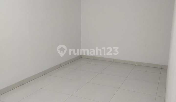For Sale Nice 3½-Story House in Teluk Gong, North Jakarta 2