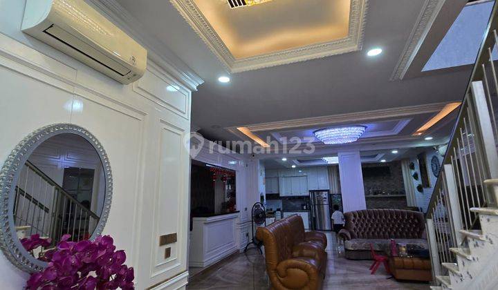 Rumah 2 Lantai Furnished di Golf Island, Jakarta Utara 2