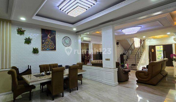 Rumah 2 Lantai Furnished di Golf Island, Jakarta Utara 1