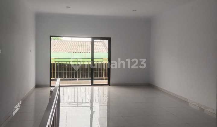 Dijual Rumah 3½ Lantai Bagus di Teluk Gong, Jakarta Utara