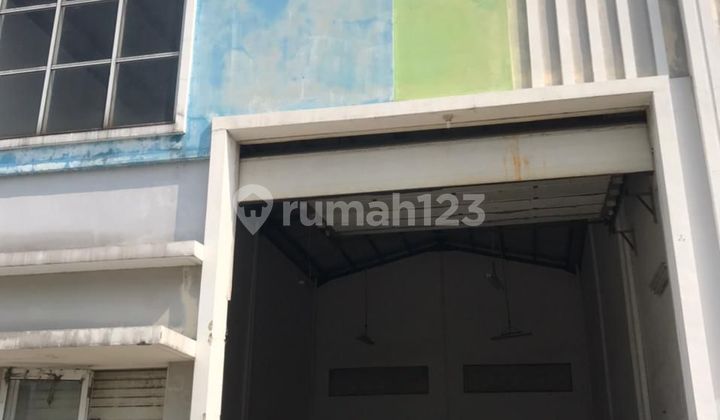 Warehouse for rent at Bizzpark, size 9x24, located in Daan Mogot.