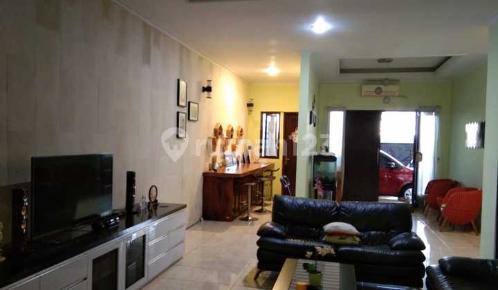 Dijual Rumah 2 Lantai Bagus di Depok Lama 2