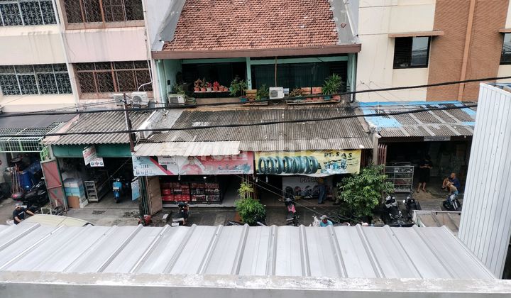 3-Story Shop House in Bustling Center of Kebon Jeruk 3 2