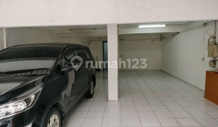 Ruko 4lantai Jakarta Pusat Ramai Di Kebon Jeruk 3 di Jl. Kebon Jeruk III No.3, Maphar, Taman Sari, Kota Jakarta Barat, DKI Jakarta, Indonesia, 11160, Gajah Mada
