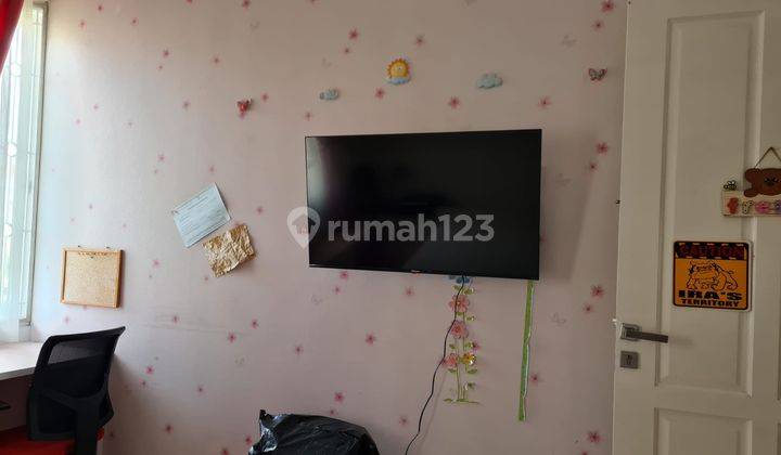 Rumah Luas Semi Furnished Raffles Hills Cibubur 2