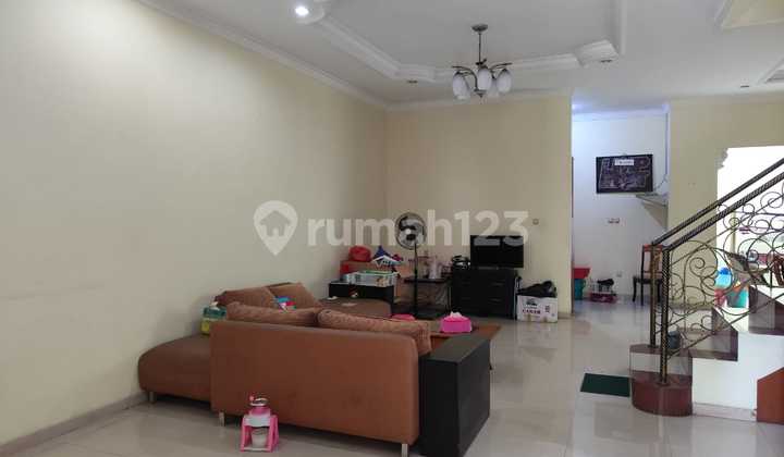 Rumah 2 Lantai di Tanjung Duren Jakarta Barat 2