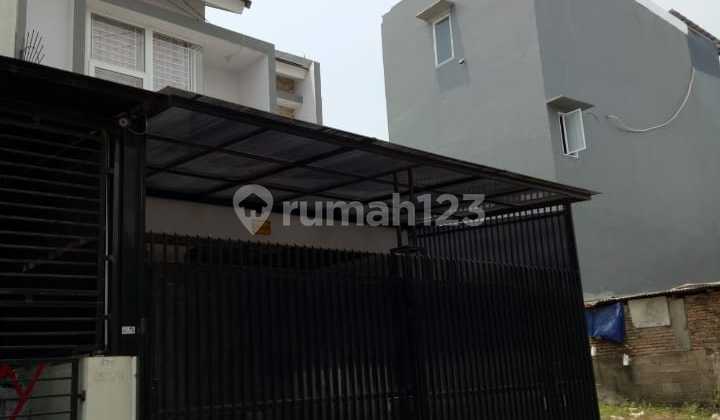 Dijual Rumah 2 Lantai di Duta Bandara Permai, Tangerang