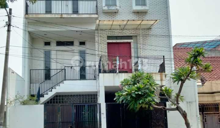 For Sale 3-Story House Jl. Kesayangan Utara Kalideres West Jakarta