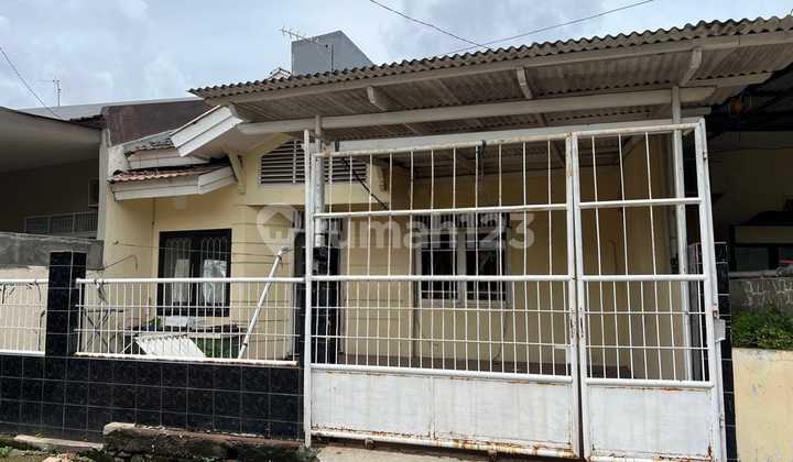 Dijual Rumah 1,5 Lantai di Taman Surya 2 Dijual Rumah 1,5 Lantai di Taman Surya 2