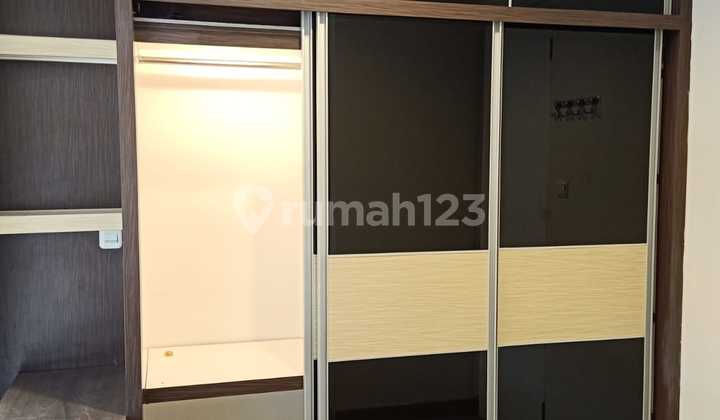 Dijual Rumah 2,5 Lantai di Felicium, Green Court 2