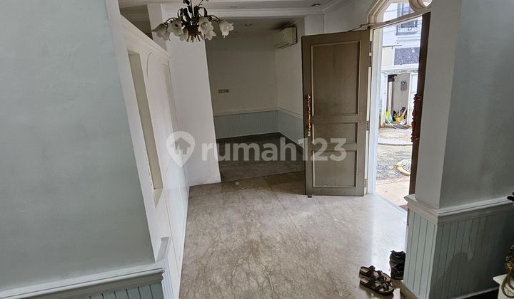 For Sale: 2.5-Story House in Mutiara Taman Palem, Cengkareng 2