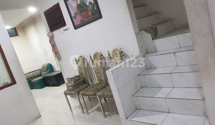 4-Story Shop House for Rent in Jelambar Baru, Grogol, West Jakarta 2