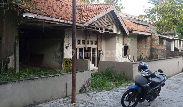 Rumah Tua Hitung Tanah di Komplek Dosen IKIP Jatibening 1