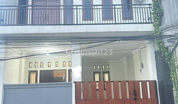 Rumah Minimalis Modern 2 Lantai Perumahan Buaran 1