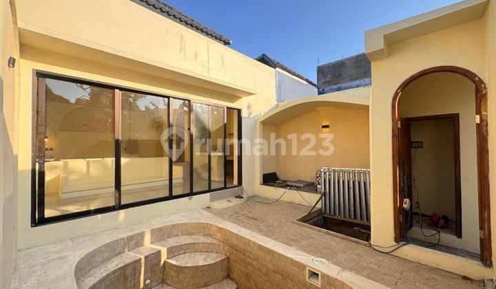 Bohemian Villa Strategically Located Near Beach Club