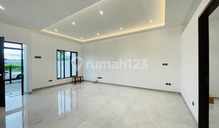 Rumah Baru 2 Lantai Dalam Komplek Setra Duta 2