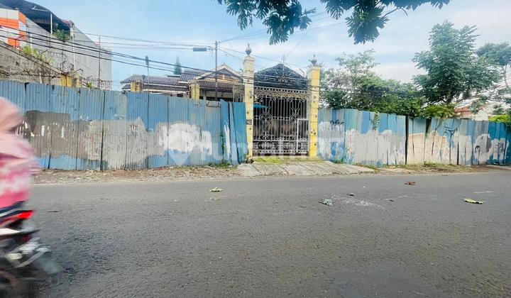 Large Land on Dakota Roadside, Pasteur Wing Large Land on Dakota Roadside, Pasteur Wing