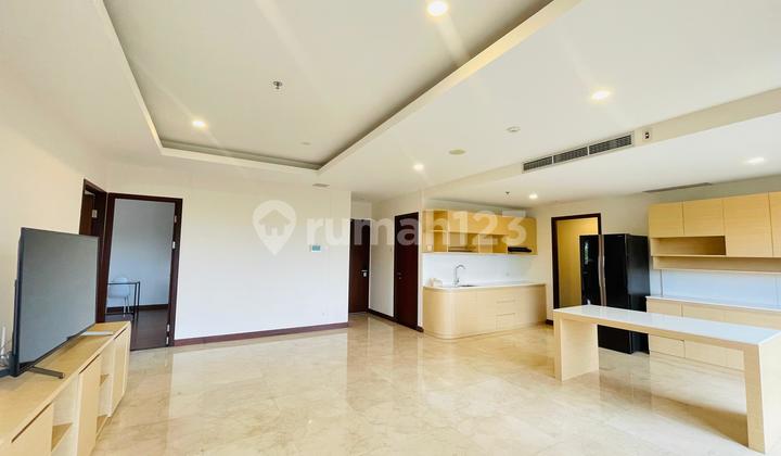 Apartemen Hegarmanah Residence 3+1 Br Semi Furnished Apartemen Hegarmanah Residence 3+1 Br Semi Furnished